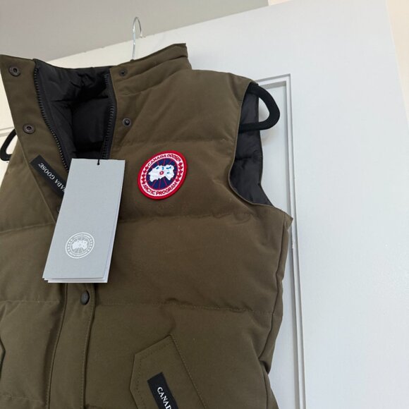 NWT Canada Goose Ladies Freestyle Vest In Military Green Quilted Down Filled - Picture 6 of 9